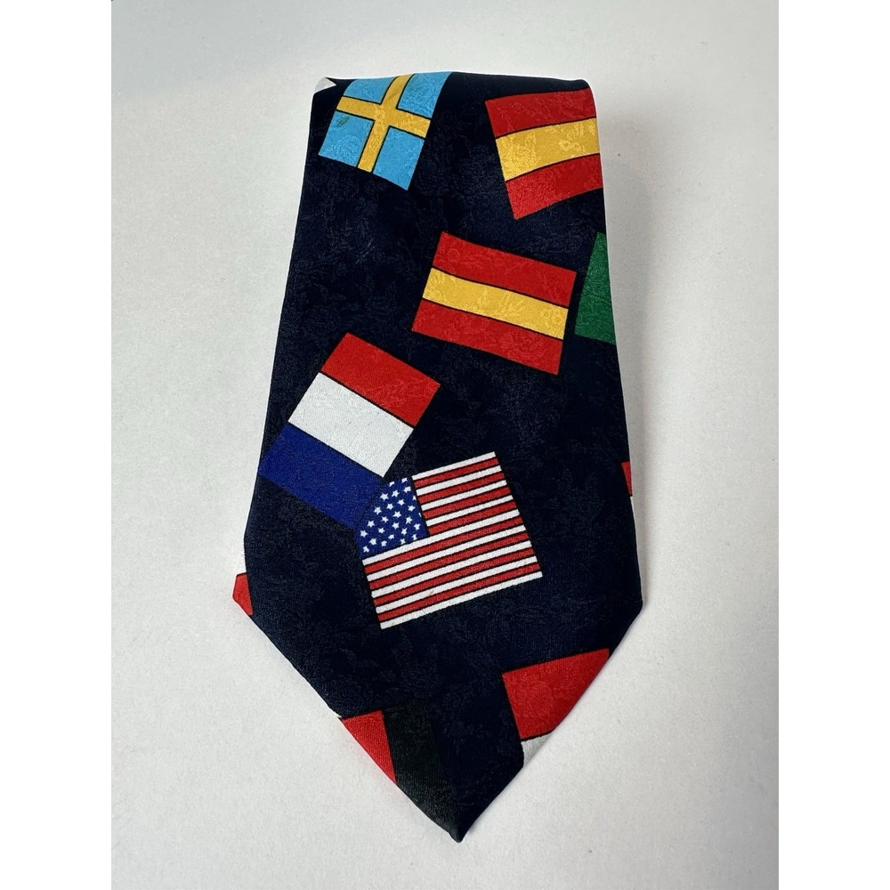 Vintage STUDIO 890 Tie World Country Flags Made In Korea Polyester